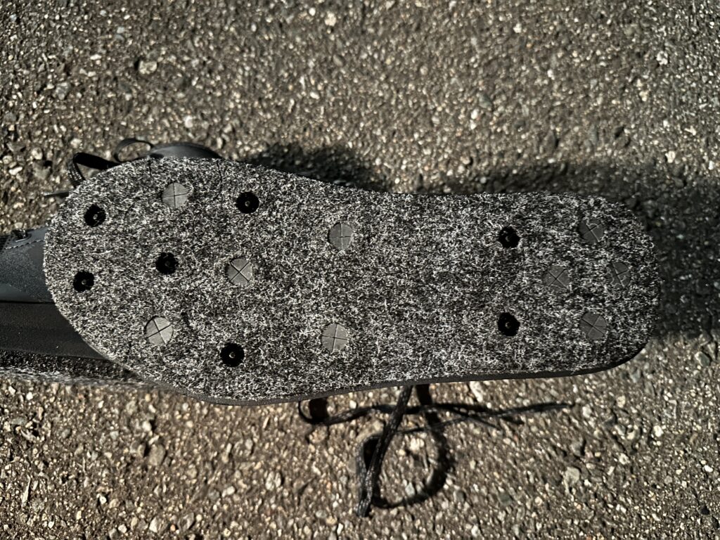 ジオロックゲームシューズ カットラバーピンフェルト FS-273(SHIMANO)の靴底