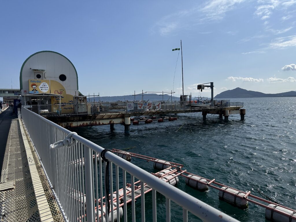 売店横の釣り堀